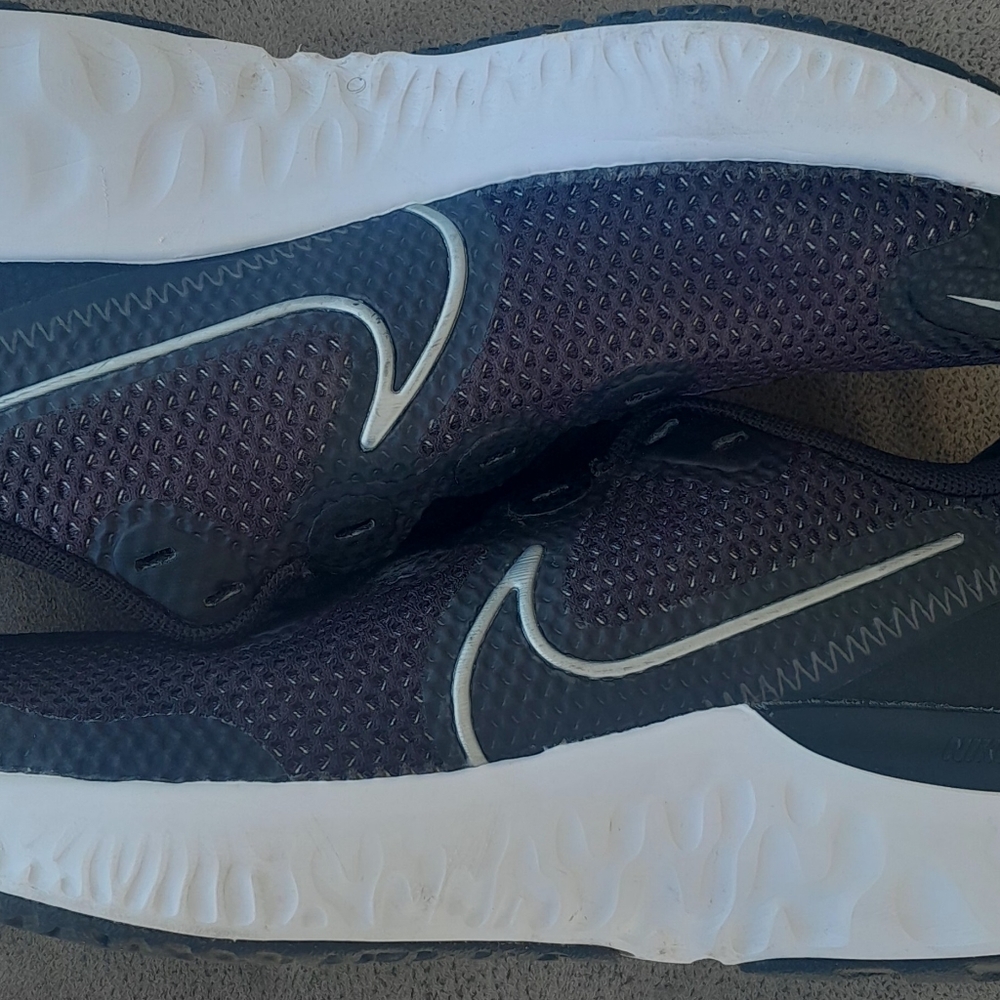 Women Nike Renew